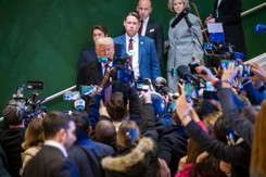 Premier Tusk wybrał narty we Włoszech zamiast Davos. Ekspert jednoznacznie ocenia tę decyzję