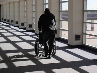 Senacka komisja przyjęła projekt nowelizacji ustawy o rencie socjalnej. Głosowanie jutro