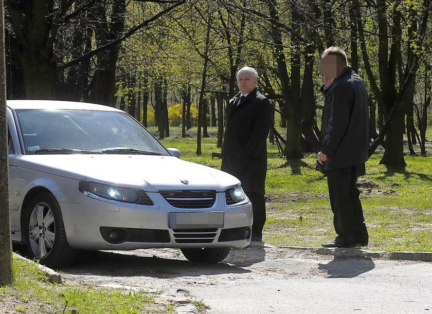 Ktoś strzelał do auta Kaczyńskiego?