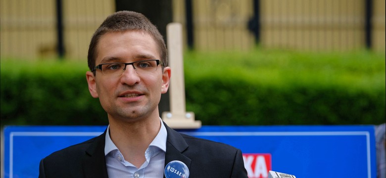 Polityk Konfederacji mówi o setkach przypadków zmiany płci dzieci "po pigułkach". Nie zna żadnego