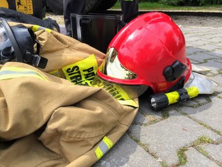 Czy Ochotnicza Straż Pożarna może odliczyć VAT z faktur za zakup hełmów strażackich?