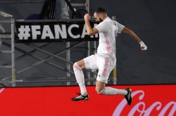 Fenomenalny gol Karima Benzemy. Real Madryt wygrał piąty mecz z rzędu