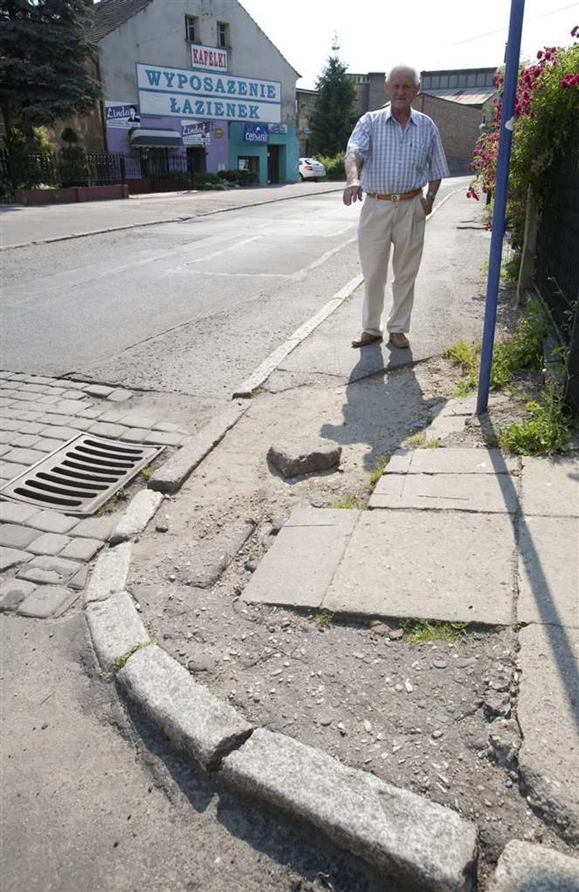 W Wodzisławiu budują chodnik bez sensu