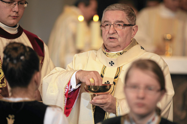 Ksiądz donosi na abp. Głodzia do nuncjusza. "I tak niczego to nie zmieni"