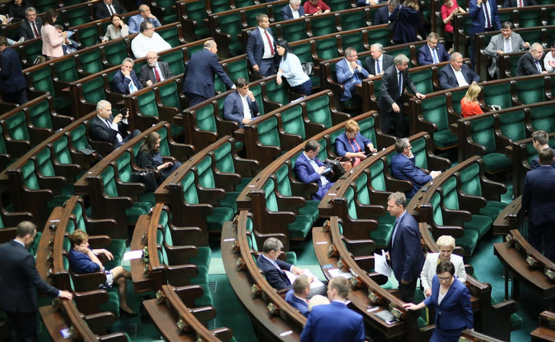 Będą zmiany w ustawie o KRS. Sejm uchwalił nowelę