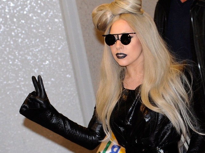 4. Lady GaGa - 42 miliony pobrań