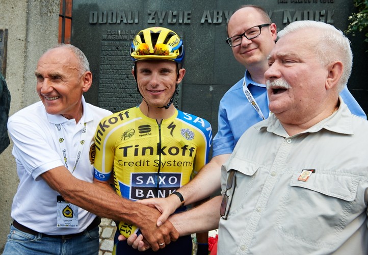Lech Wałęsa strzałem z pistoletu rozpoczął Tour de Pologne