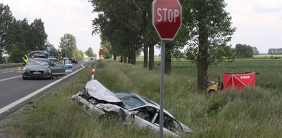 Tragiczny wypadek pod Łowiczem. Nie żyje starsze małżeństwo podróżujące matizem