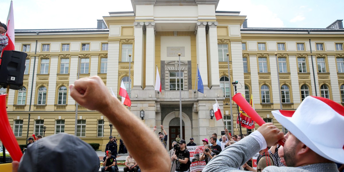 13 lipca rolnicy demonstrowali w Warszawie. Domagali się m.in. reakcji rządu na niskie ceny skupu owoców. Problemów jest jednak więcej