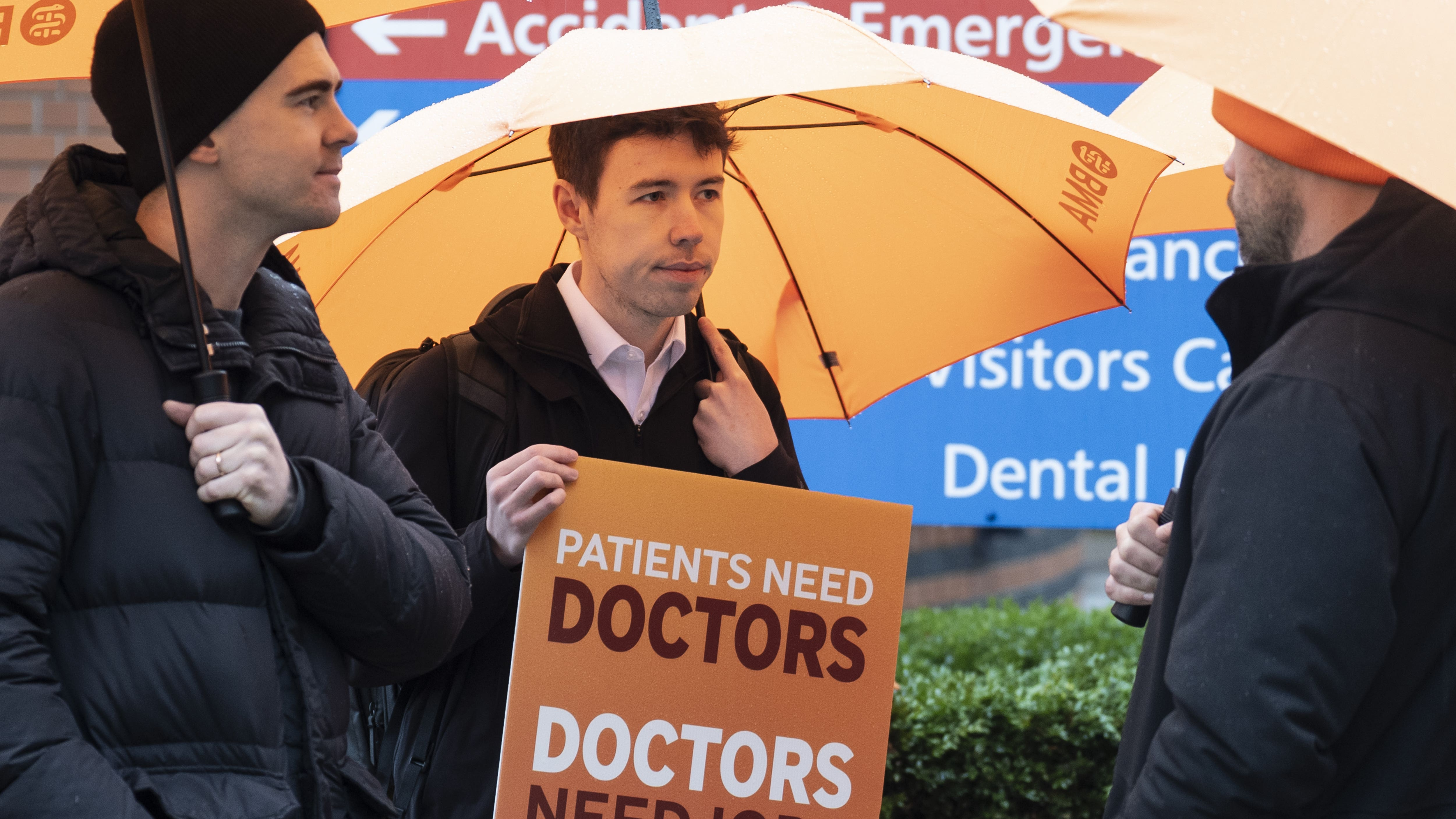 Doctors strike 5 days before Christmas as BMA launches ballot to extend to 2026