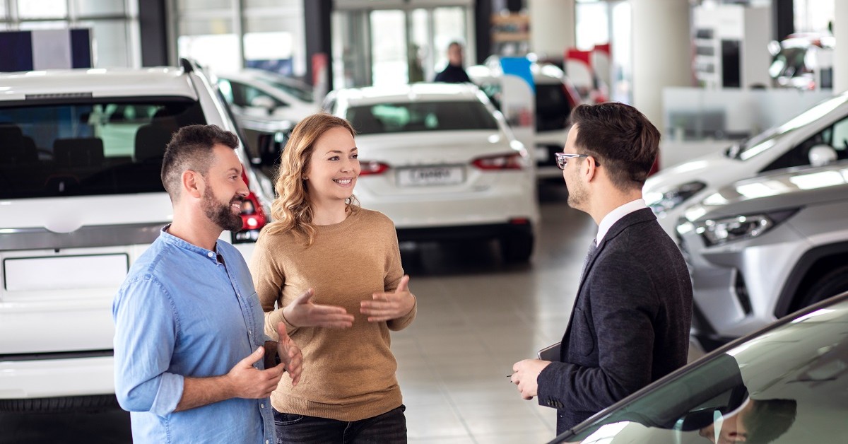 Sprzedaż Tesli w Europie sięga dna? Odnowiony Model Y nie pomógł. Piąty miesiąc spadków