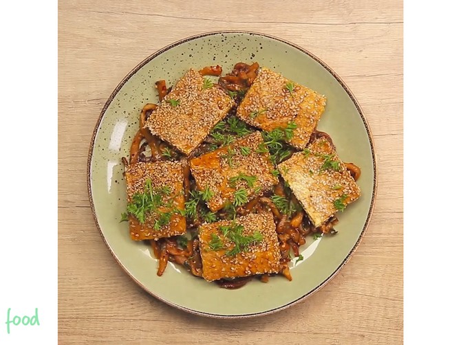 Tofu sa susamom i plavim patlidzanom
