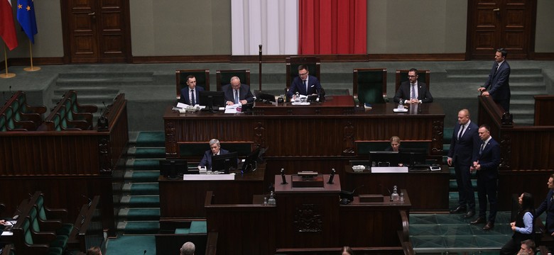 Bez Konfederacji nie będzie rządu?! KO i PiS w potrzasku [SONDAŻ]
