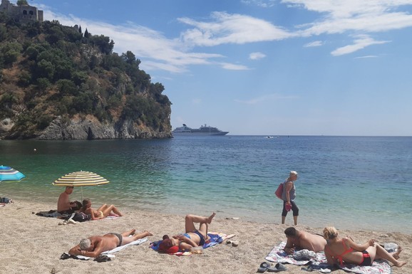 Uporno svi prave istu grešku na plaži, a kazne mogu ići do 50.000 evra! Turisti ovo nikako ne smeju da rade u Grčkoj ili Turskoj