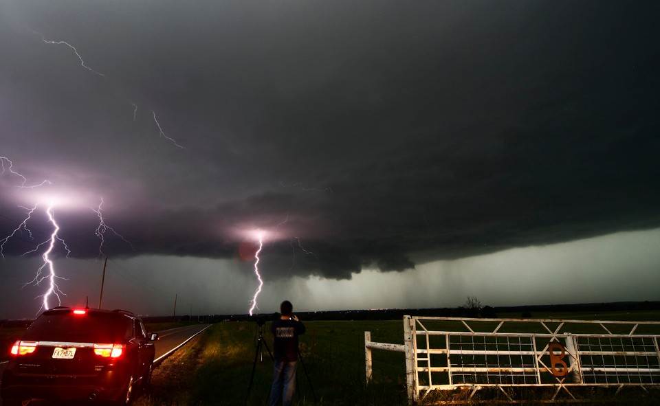 Gwałtowne tornada pustoszą USA