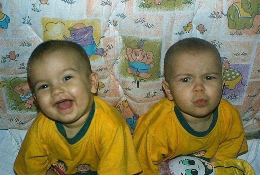 Mina (desno) bila je teža 300 grama na rođenju