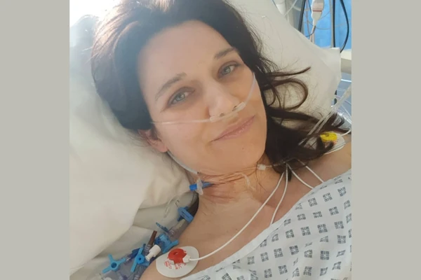 KAŠALJ I GORUŠICA bili su znaci "NEVIDLJIVOG" RAKA: Majka dvoje dece godinama je imala NEJASNE SIMPTOME, a onda je usledila STRAŠNA DIJAGNOZA