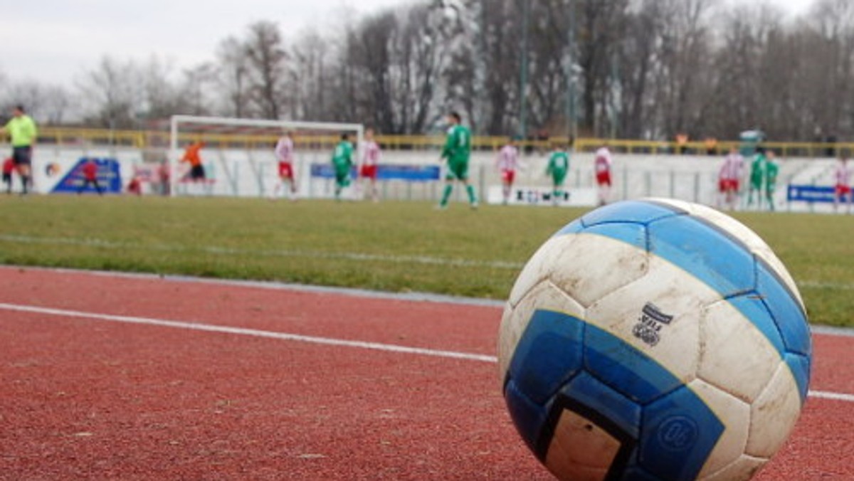 Na zaledwie miesiąc przed końcem sezonu 2010/2011 w 1. lidze Gryfino trwa zażarta walka o premiowane awansem miejsca do turnieju eliminacji północnych, gdyż w dalszym ciągu nie wiadomo ile miejsc przypadnie na dane miasto.