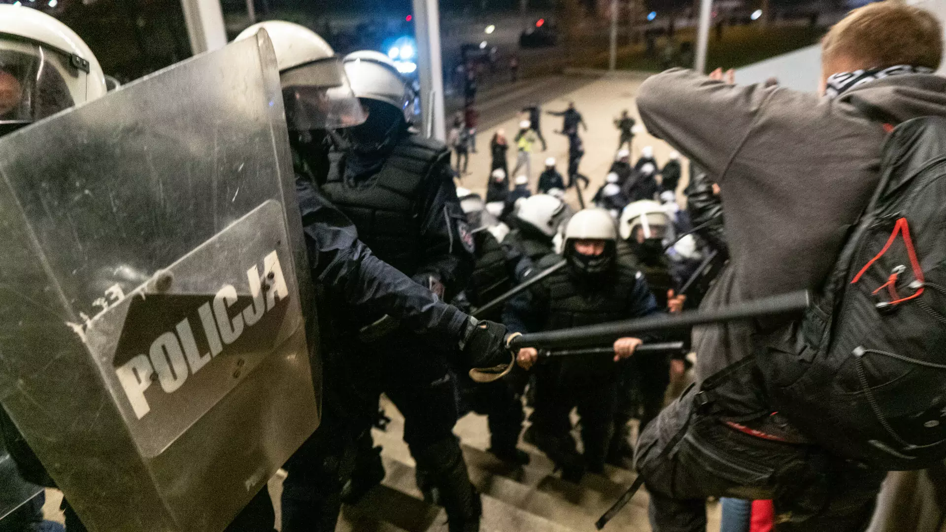 Rzecznik warszawskiej komendy przeprasza za użycie pałek i gazu wobec dziennikarzy