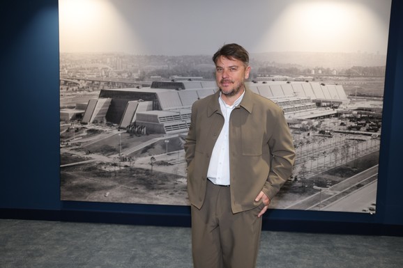 "ŽENA JE DALA OTKAZ POSLE RIBNIKARA DA BI POMOGLA DECI" Boris Režak u kontaktu sa porodicama stradale dece: "Bol ne može da prođe" (Video)