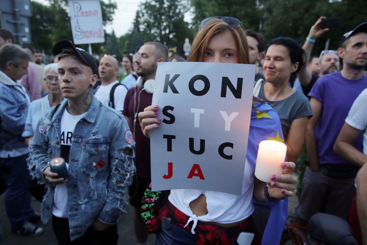 protest pod domem Kaczyńskiego