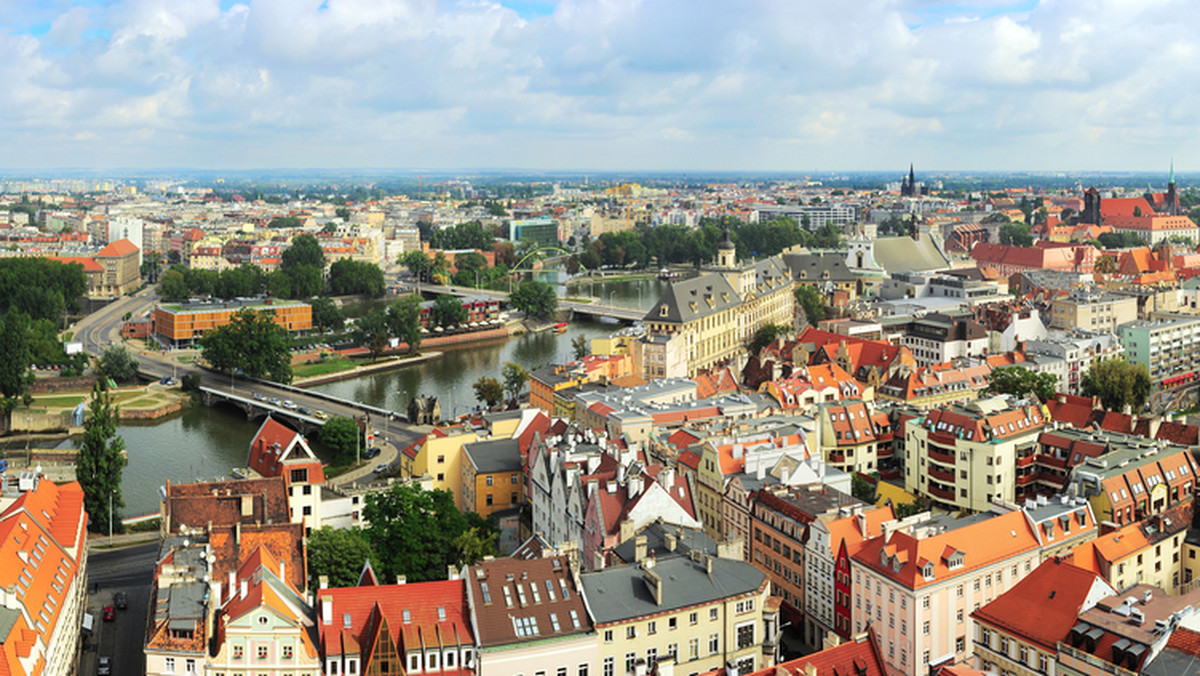 Władze Wrocławia planują remont mostów. Modernizacja dotyczyć będzie Mostu Uniwersyteckiego oraz trzech Mostów Pomorskich - informuje Gazeta Wyborcza.