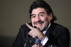 Dom rodziców Maradony, dwa BMW i list od Fidela Castro wystawione na aukcję