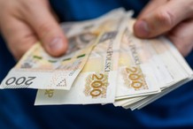 Dożywotni dodatek do emerytury. Dodatkowe 270 zł co miesiąc dla emerytów. Pieniądze trafią na konto do 15 października