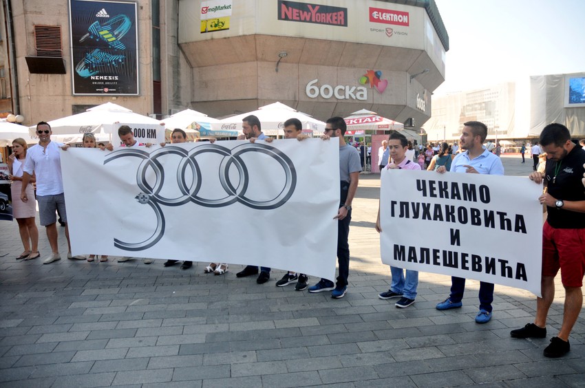 Čekaju potez ministara