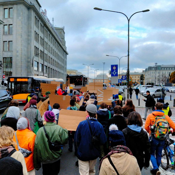 Młodzieżowy Strajk Klimatyczny w Warszawie 18.11.2022