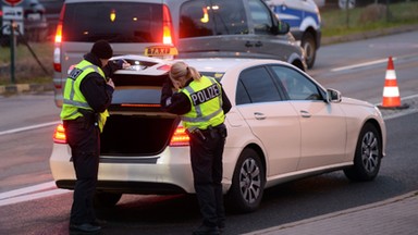 Niemcy: zaostrzone środki bezpieczeństwa na lotnisku Schoenefeld w Berlinie