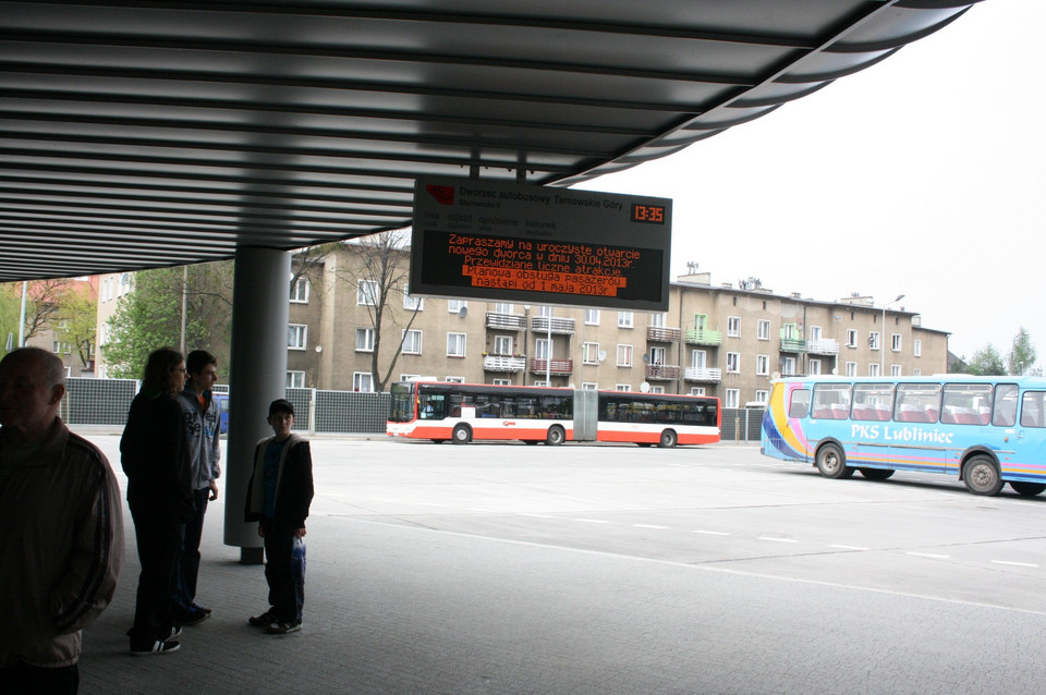 Nowoczesny dworzec autobusowy otworzono w Tarnowskich Górach