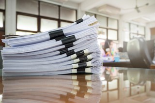 Przepisy blokują korzystanie z ułatwień dotyczących akt pracowniczych