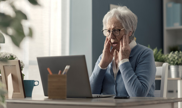 Seniorom SI wydaje się bardziej ludzka. Przez to są bardziej narażeni na oszustwa