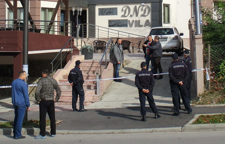 Sa policajcima pred vilom bio je i načelnik niške policije Ninoslav Mitić