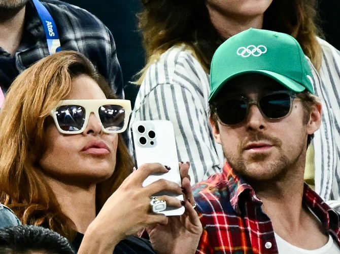 Eva Mendes i Rajan Gosling sa ćerkicama u javnosti