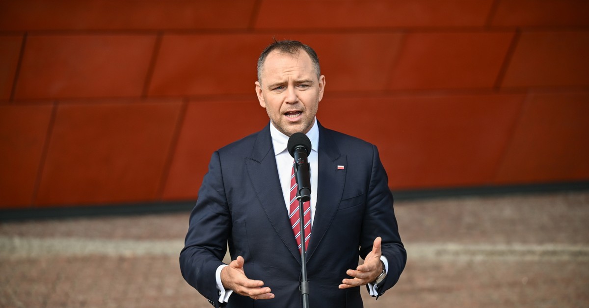 Pierwsze decyzje Karola Nawrockiego. Co o nich myślą Polacy? [SONDAŻ]