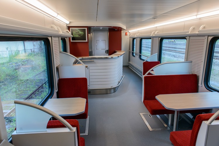 Konsorcjum Stadler Polska-NEWAG produkuje 20 nowoczesnych elektrycznych zespołów trakcyjnych dla PKP Intercity. Wartość projektu to 1 mld 621 mln zł. Umowa, poza dostarczeniem pojazdów, obejmuje również ich serwis przez kolejnych 15 lat.