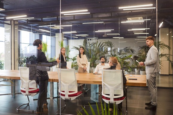 Zašto žene imaju, ali i očekuju manje zarade: Platni jaz vidljiv i u zemljama EU