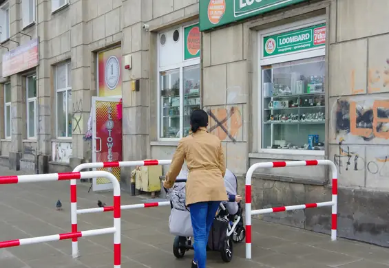 "A idzie mi pani stąd z tym cholernym wózkiem". Jak wyglądałyby miasta, gdyby projektowały je matki?