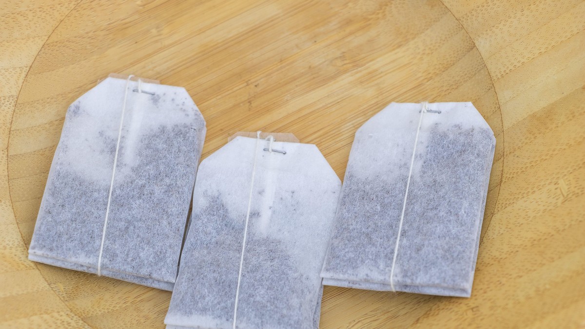 Ruskinje nikad ne bacaju iskorišćene kesice čaja: Ovi trikovi čine čuda u kući i bašti