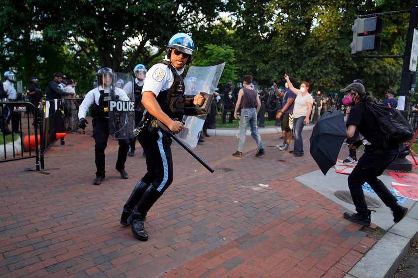 Protest ispred Bele kuće