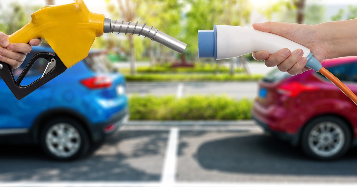 Miała być rewolucja, ale kierowcy wcale nie przesiadają się do elektryków. I nie chodzi o jakieś sentymenty