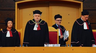 PiS: Ustawa o TK uchwalona przez PO-PSL jest niezgodna z konstytucją