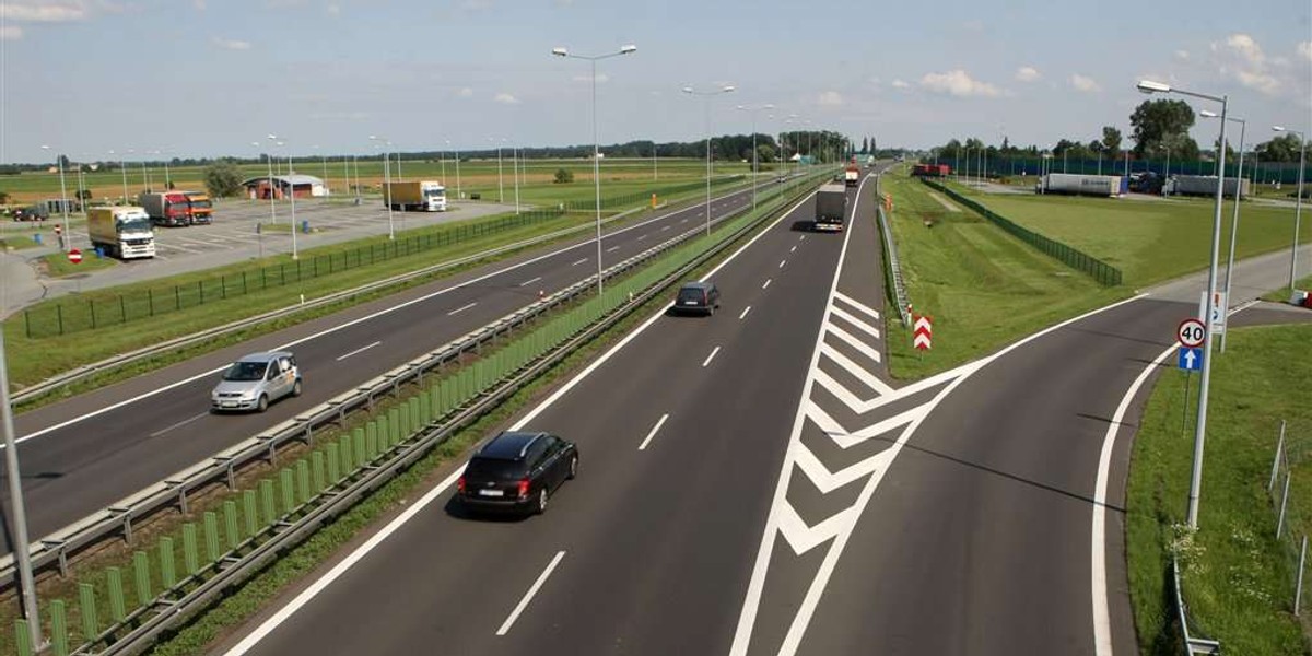 Autostrada A2 skończy się w... polu