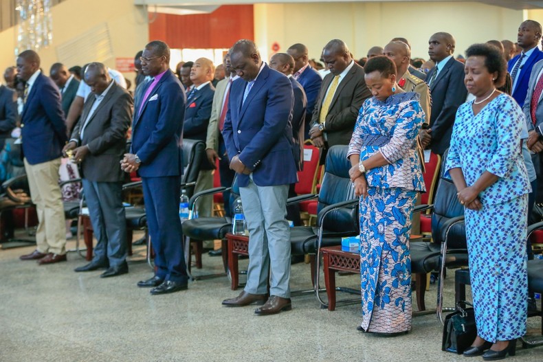 President William Ruto, Deputy President Rigathi Gachagua, First lady, Mama Rachel Ruto with other congregants and the clergy at Christ is the Answer Ministries in Karen, Nairobi on Sunday, November 27, 2022