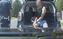 Wiozła męża w bagażniku. Policja pokrzyżowała plan [NAGRANIE]