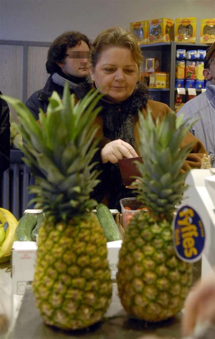 Posłowie muszą mieć wypas. Liderka PO kupuje choinkę!