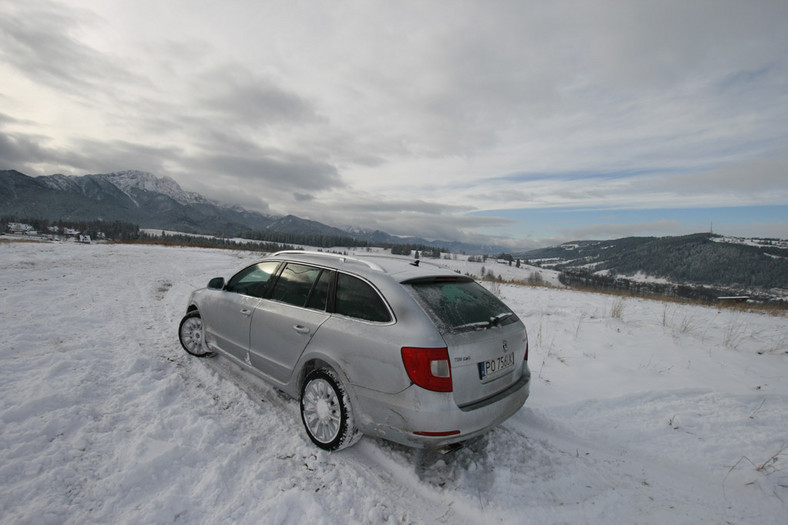 TOPR i Skoda Superb: zimowe klimaty w tatrach