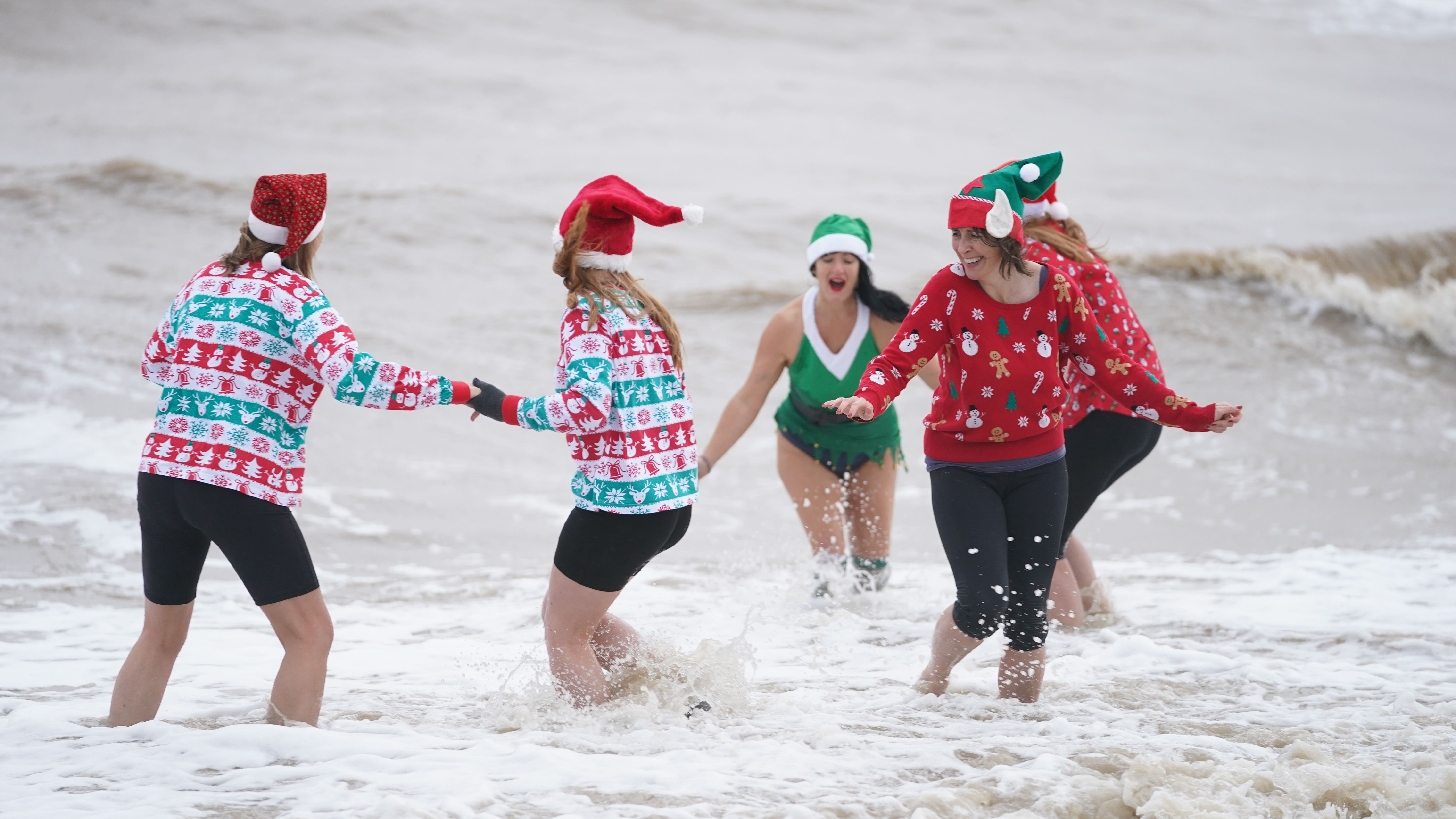 Britain braces for cold, windy Christmas as temperatures feel like freezing